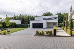 Koningskaars 20, 6418 PR Heerlen - 12 - Oprit met garage en carport.jpg